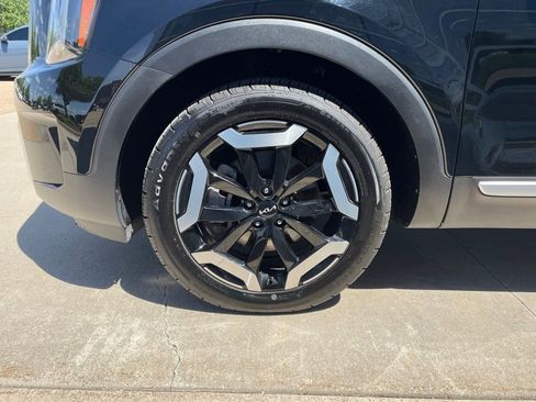 Used 2023 Kia Telluride S AWD/4WD image 16