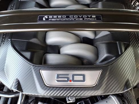 Used 2025 Ford Mustang GT Premium w/ GT Performance Package image 4