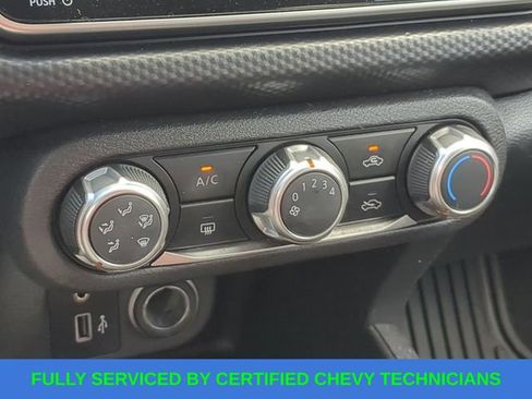 Used 2022 Nissan Kicks S image 32