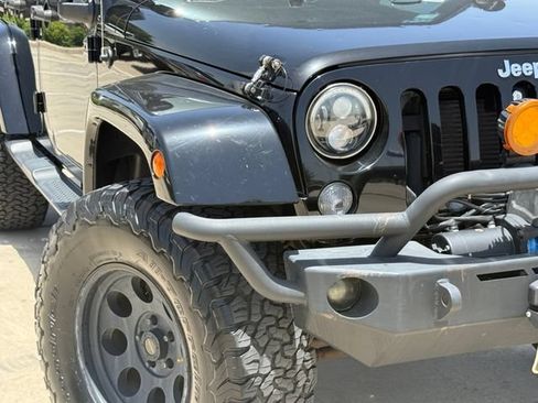 Used 2015 Jeep Wrangler Unlimited Sahara w/ Max Tow Package AWD/4WD image 3