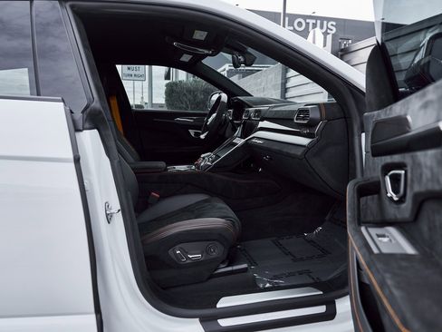 Used 2024 Lamborghini Urus Performante image 31