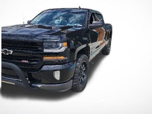 Used 2017 Chevrolet Silverado 1500 LT w/ All Star Edition AWD/4WD image 4