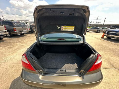 Used 2005 INFINITI Q45 w/ (P01) Premium Pkg RWD image 64