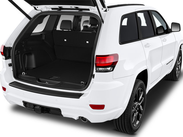 Used 2022 Jeep Grand Cherokee Altitude AWD/4WD image 7