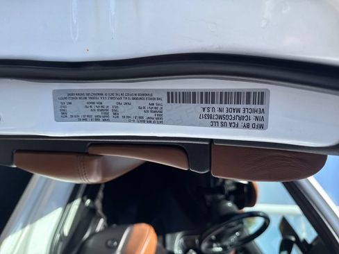 Used 2021 Jeep Grand Cherokee Overland AWD/4WD image 30