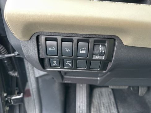 Used 2022 Subaru Ascent Limited image 12