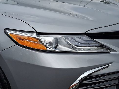 Used 2022 Toyota Camry XLE AWD/4WD image 9