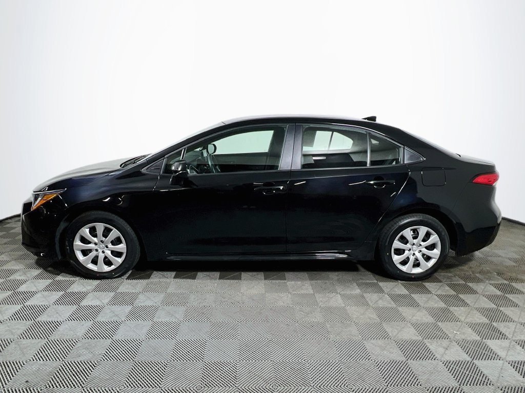 Certified 2024 Toyota Corolla LE FWD image 4