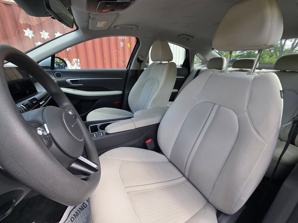 Used 2025 Hyundai Sonata SEL FWD image 21