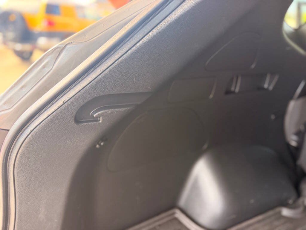 Used 2018 Hyundai Santa Fe Sport w/ 2.4L Value Package 02 FWD image 27