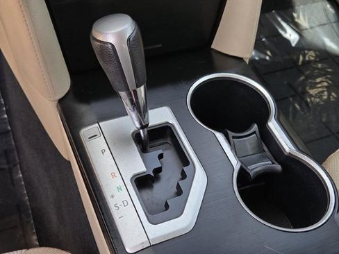 Used 2012 Toyota Camry LE image 14