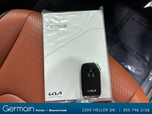 Used 2024 Kia Carnival SX Prestige image 32