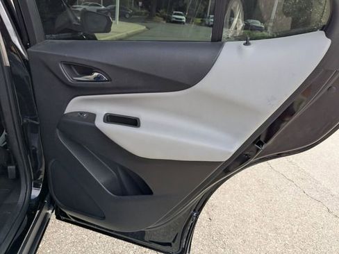 Used 2023 Chevrolet Equinox LS FWD image 35