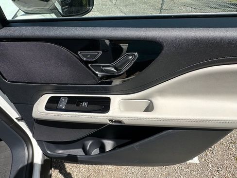 New 2026 Lincoln Aviator AWD image 23