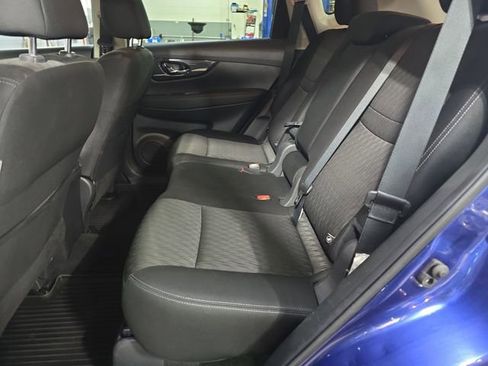 Used 2018 Nissan Rogue SV w/ Premium Package image 14