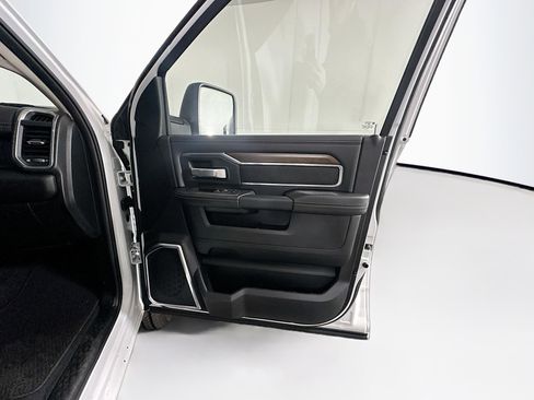 Used 2024 RAM 2500 Laramie image 31