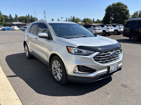 Used 2019 Ford Edge Titanium AWD/4WD image 4