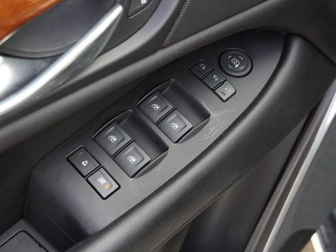 Used 2018 Cadillac Escalade Luxury RWD image 21