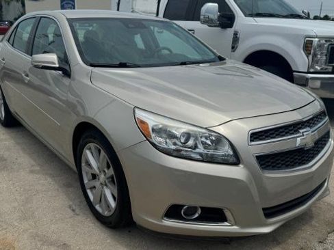 Used 2013 Chevrolet Malibu LT FWD image 2