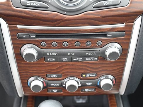 Used 2020 Nissan Pathfinder Platinum image 31