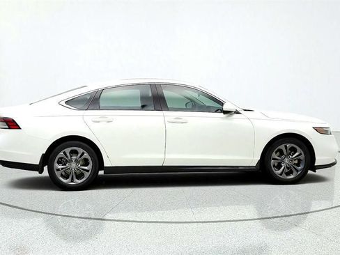 Used 2023 Honda Accord EX image 4