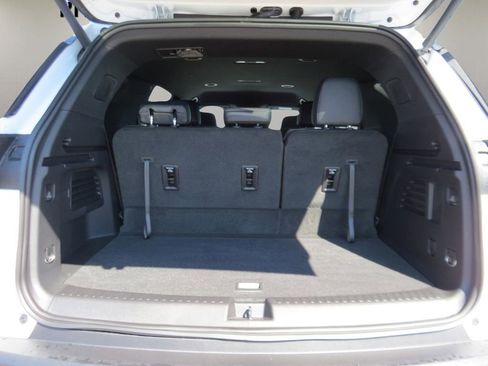 Certified 2026 Chevrolet Traverse LT FWD image 15