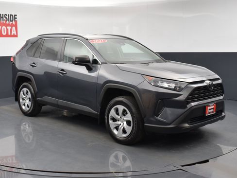 Used 2021 Toyota RAV4 LE image 6
