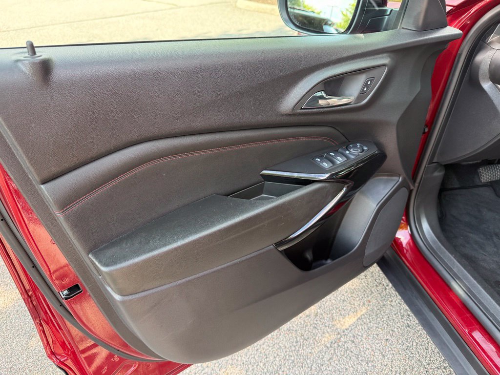Used 2025 Chevrolet Trax RS w/ Driver Confidence Package FWD image 13
