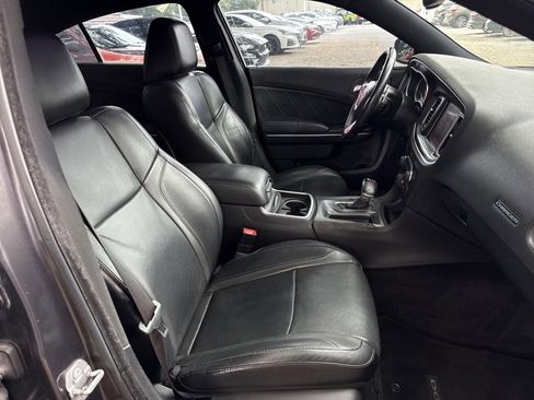 Used 2015 Dodge Charger R/T w/ Plus Group RWD image 25