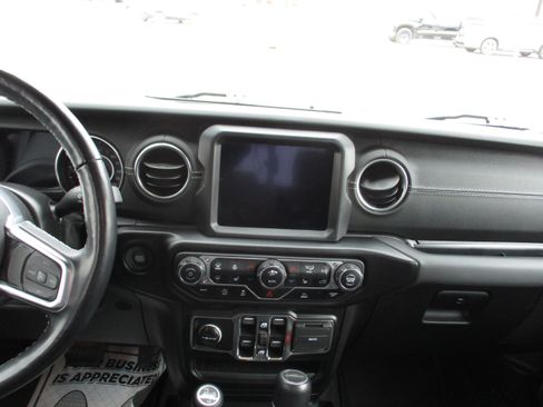 Used 2021 Jeep Gladiator Overland w/ Popular Equipment Package image 33