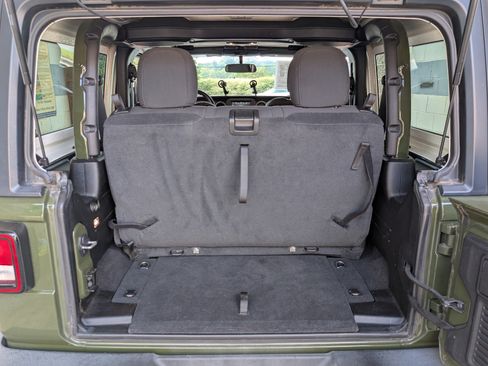 Used 2021 Jeep Wrangler Sport AWD/4WD image 17