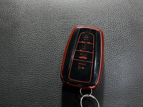 Used 2021 Toyota RAV4 XLE w/ Convenience Package AWD/4WD image 36