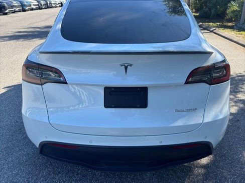 Used 2022 Tesla Model Y Performance image 12