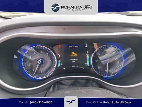 Used 2025 Chrysler Pacifica Select FWD image 14