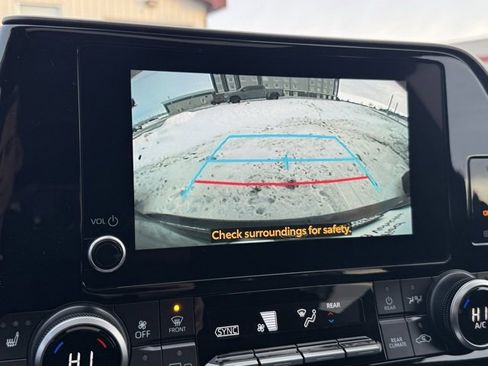 Certified 2023 Toyota Highlander XLE image 5