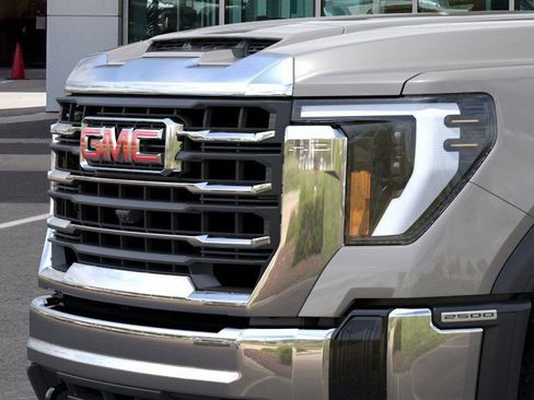 New 2026 GMC Sierra 2500 SLE image 13