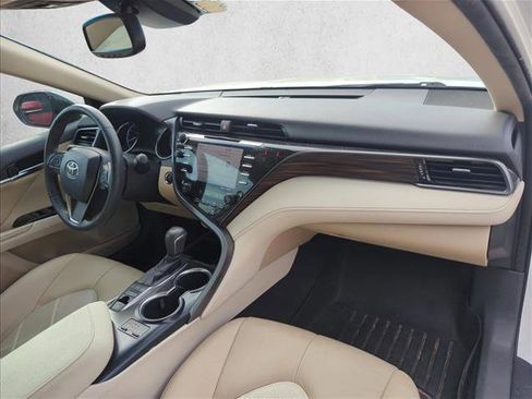 Used 2019 Toyota Camry XLE FWD image 27