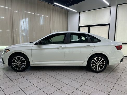 Used 2025 Volkswagen Jetta Sport FWD image 10