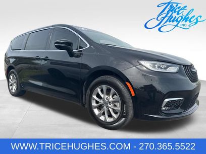 Used 2024 Chrysler Pacifica Touring-L
