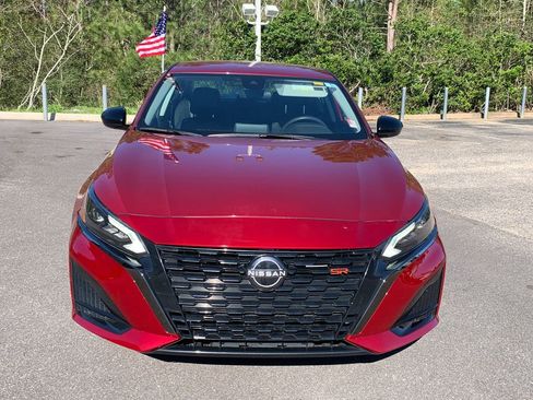 Used 2023 Nissan Altima 2.5 SR image 2