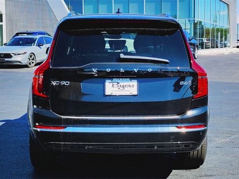New 2026 Volvo XC90 B6 Plus w/ Protection Package Premier image 31