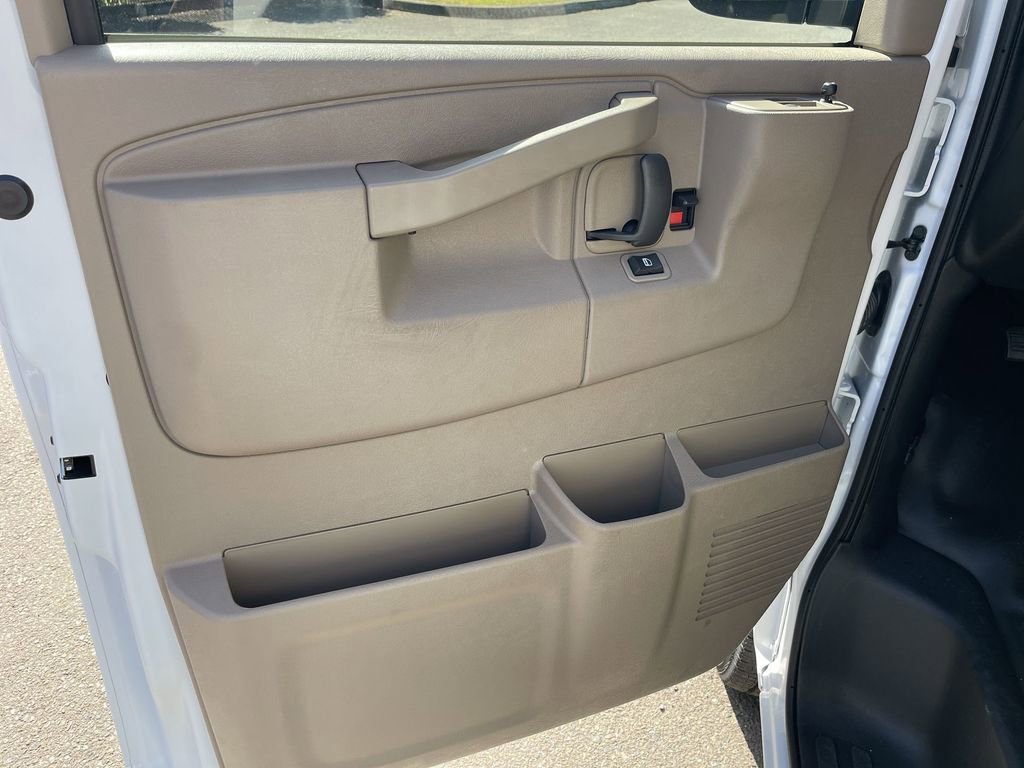 New 2026 GMC Savana 3500 w/ Driver Convenience Package RWD image 18