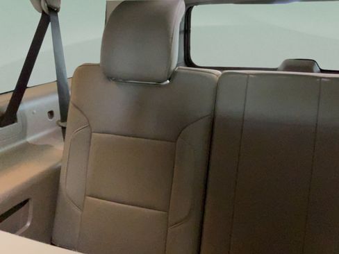 Used 2019 Chevrolet Suburban LT RWD image 33