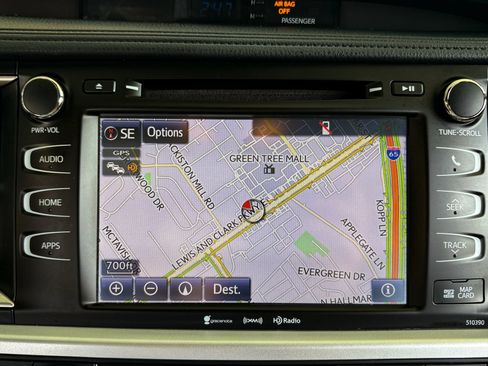 Used 2019 Toyota Highlander XLE FWD image 21