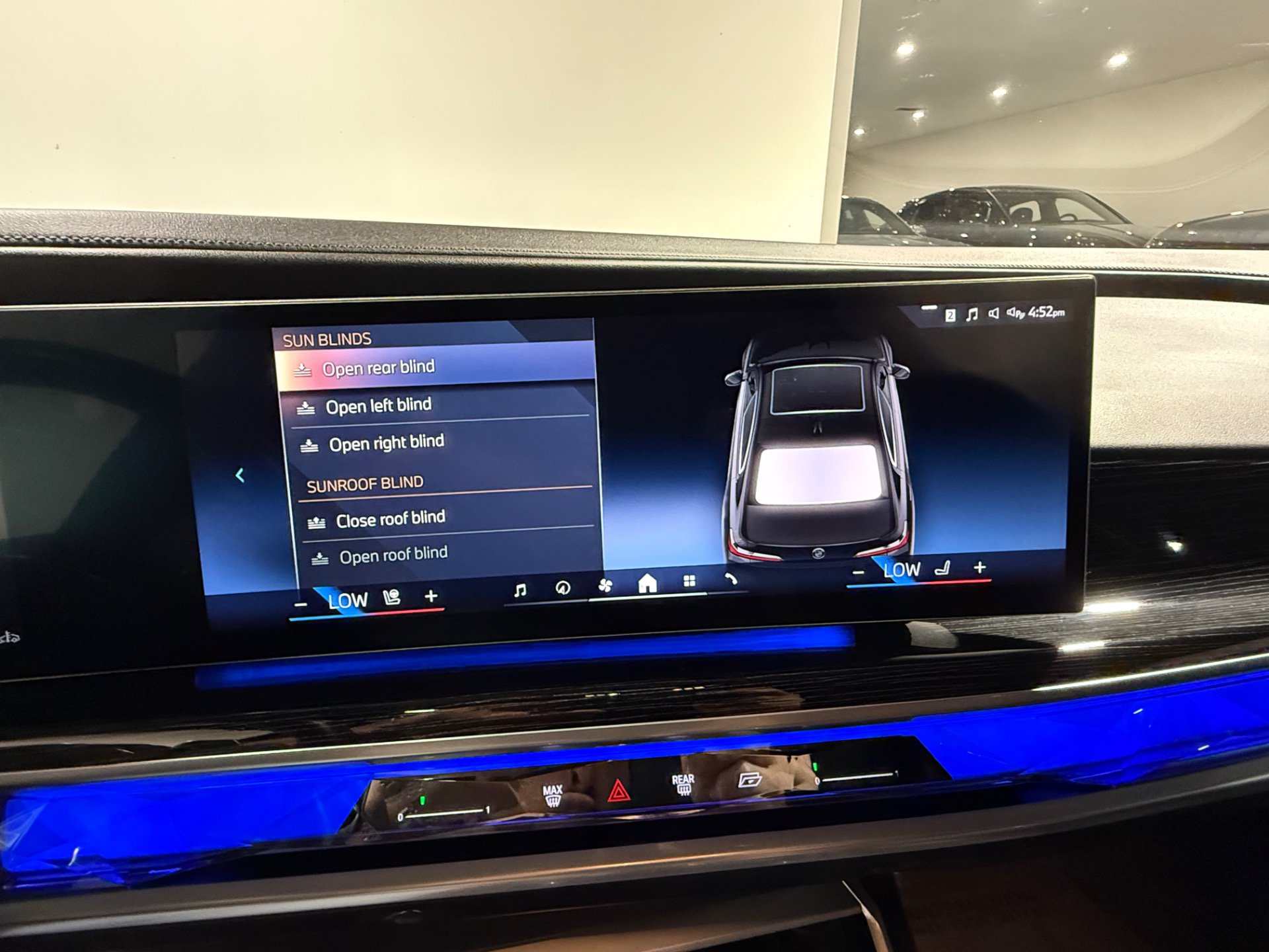 Used 2024 BMW 740i xDrive AWD/4WD image 37