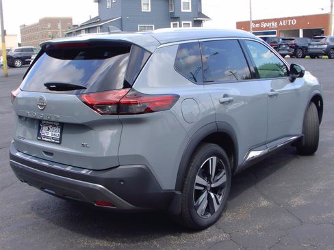 Used 2023 Nissan Rogue SL FWD image 2