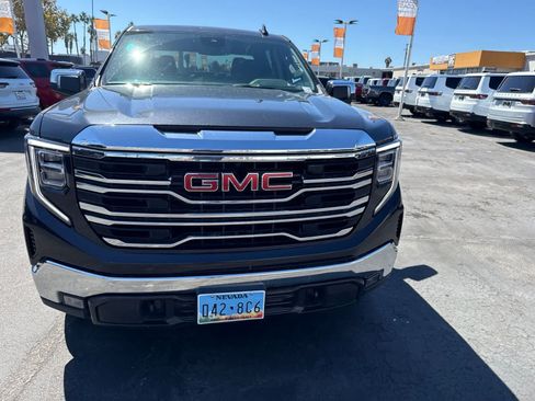 Used 2025 GMC Sierra 1500 SLT AWD/4WD image 4