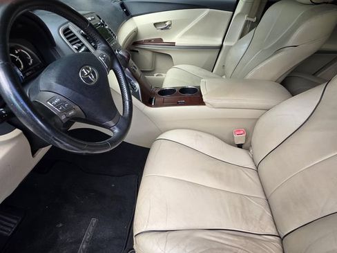 Used 2010 Toyota Venza FWD image 6