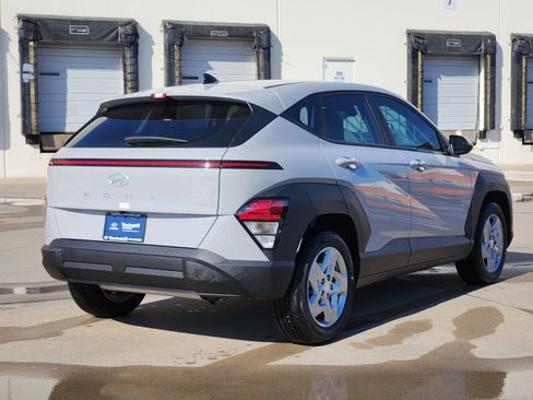 New 2026 Hyundai Kona SE image 4