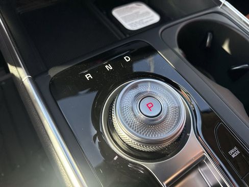 New 2026 Kia Carnival EX FWD image 33